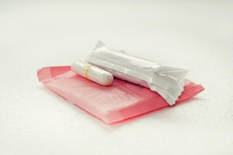 Should Tween Girls Use Tampons? Sanitary Options for PreTeens Tween